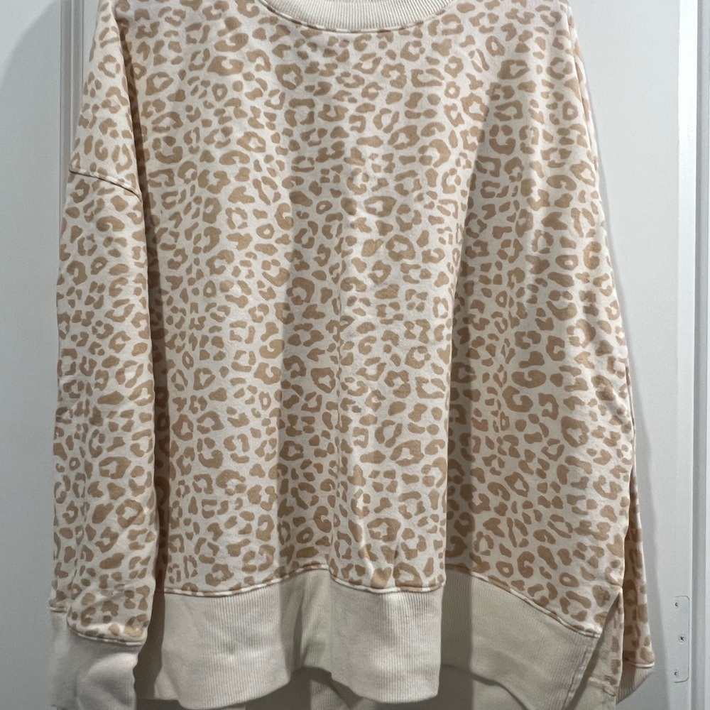 Sweatshirt cheetah print